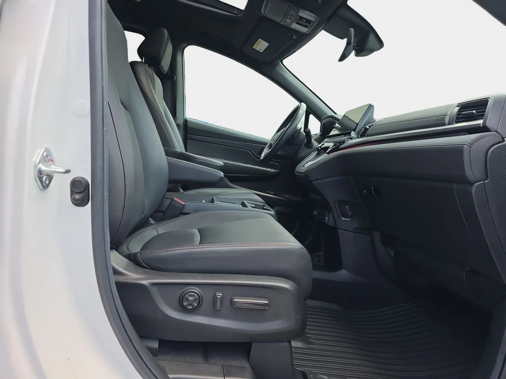 Used 2025 Platinum White Honda Sport-L image 19