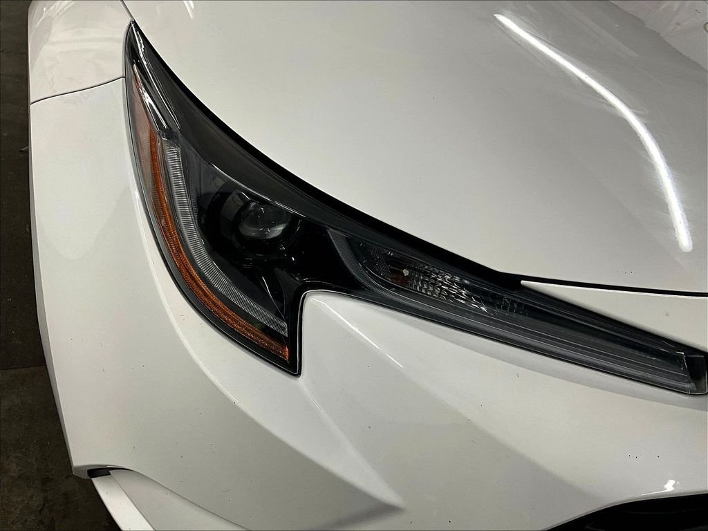 Certified Used 2023 Ice Toyota LE image 31