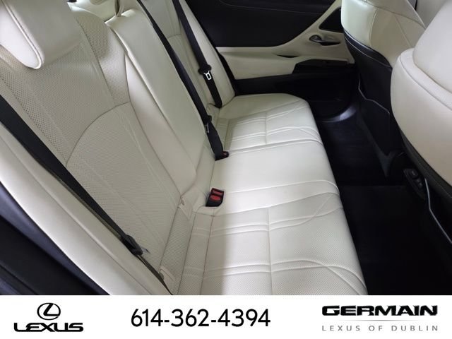 Used 2022  Lexus 250 image 20