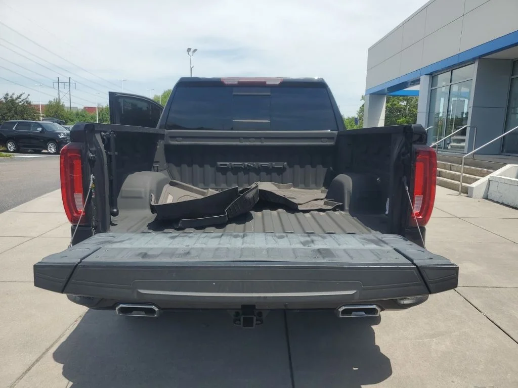 Used 2021 Black GMC Denali image 18
