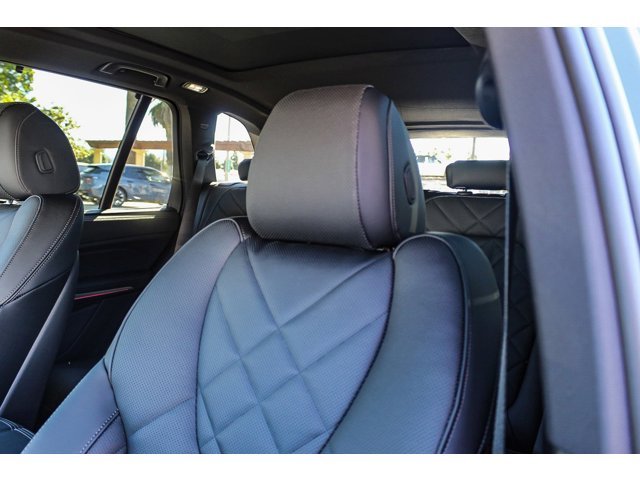 New 2026 Black Sapphire Metallic BMW xDrive50e image 17