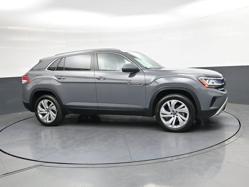 Used 2021  Volkswagen 2.0T SEL image 4