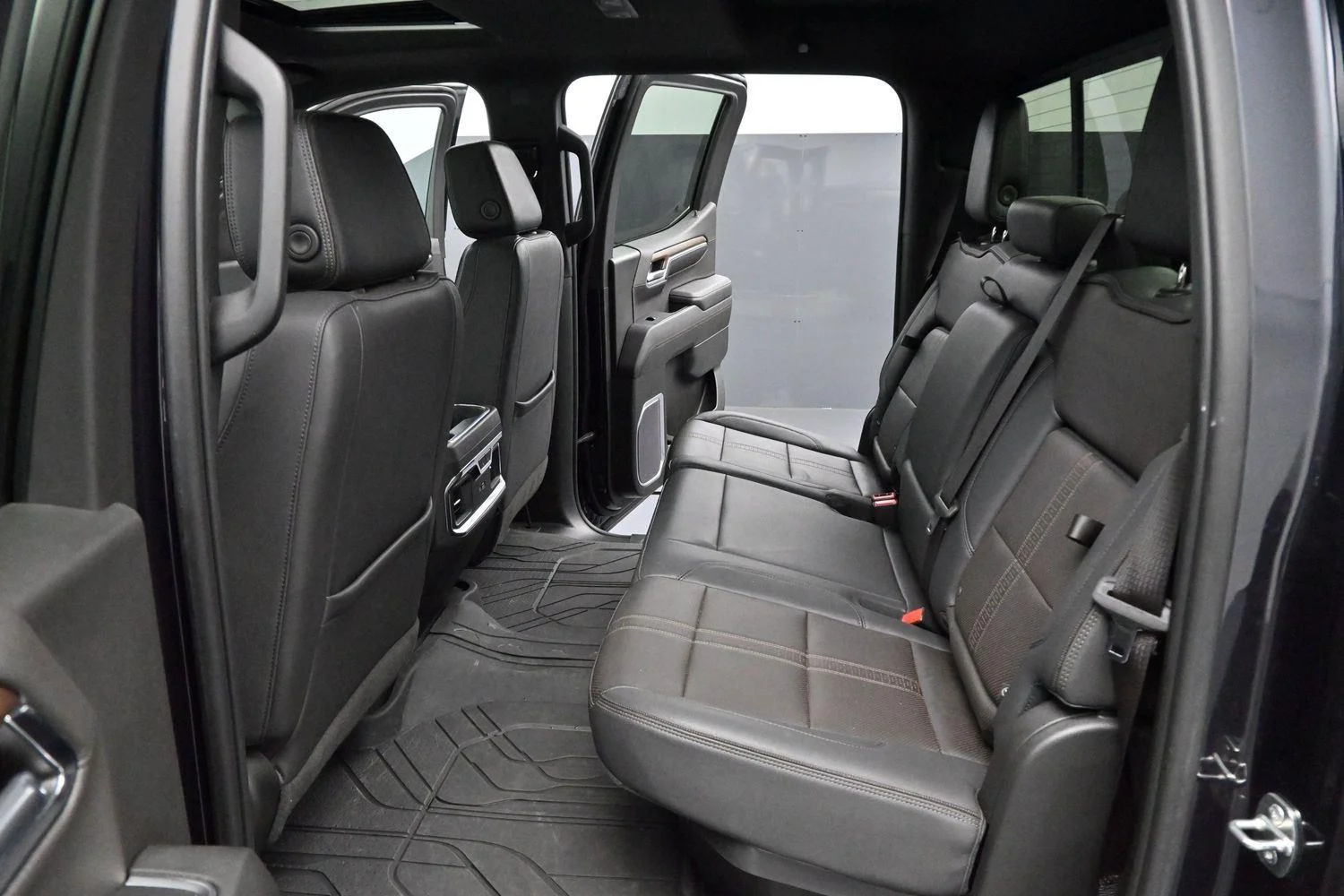 Used 2023 Dark Ash Metallic Chevrolet High Country image 28