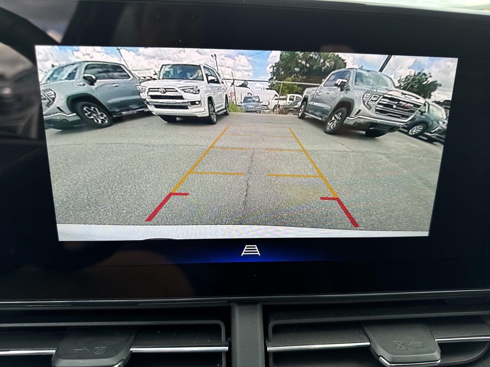 Used 2025 Summit White Chevrolet LT image 26