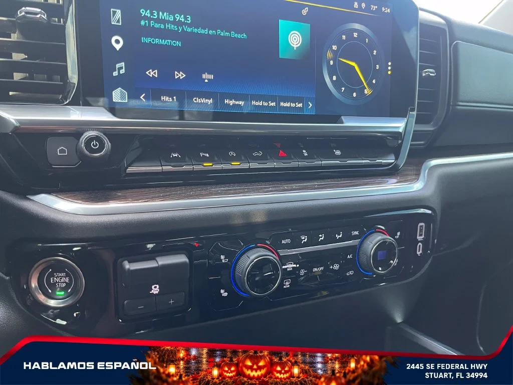 Used 2025 Summit White Chevrolet RST image 29