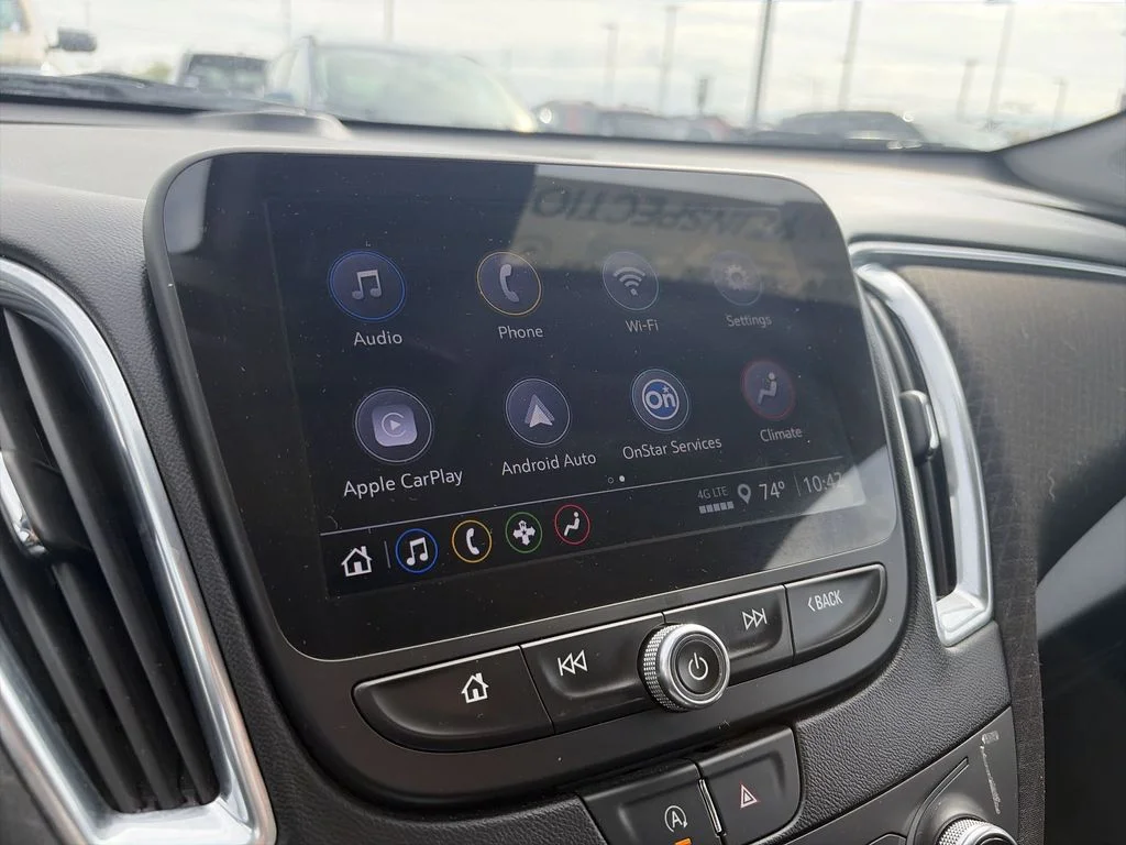 Used 2021 White Chevrolet LT image 22