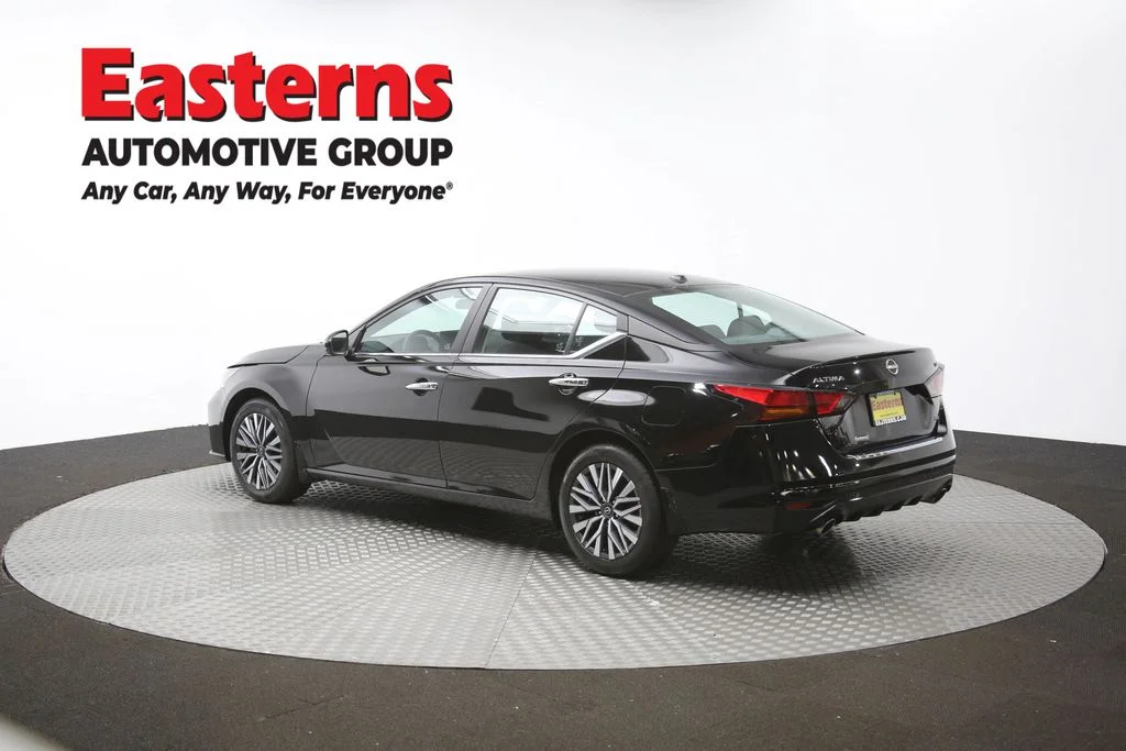 Used 2023 Black Nissan 2.5 SV image 61