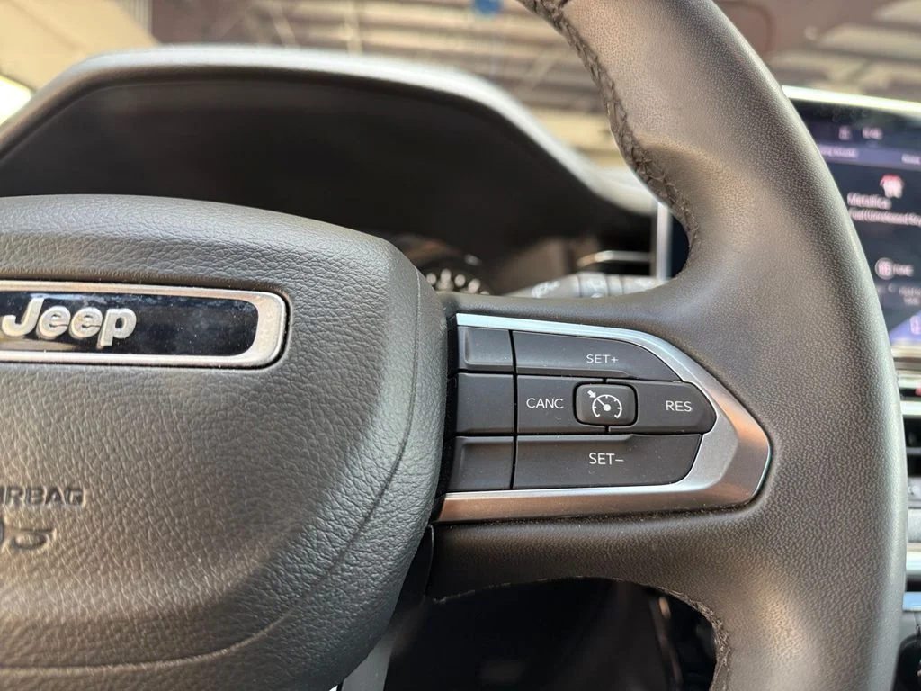 Used 2024 White Jeep Latitude image 25