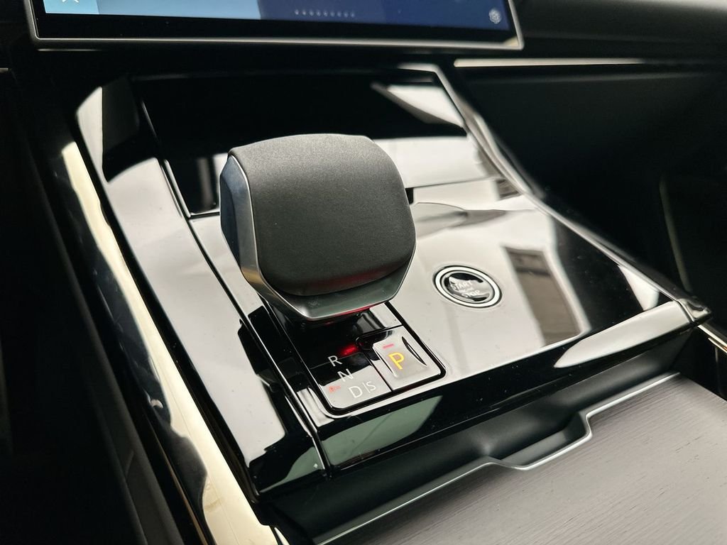 New 2026 Borasco Grey Land Rover Dynamic SE image 12