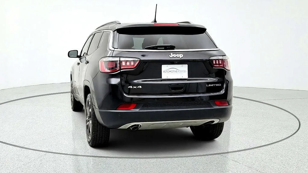 Used 2023 Diamond Black Crystal Pearlcoat Jeep Limited 4x4 image 6