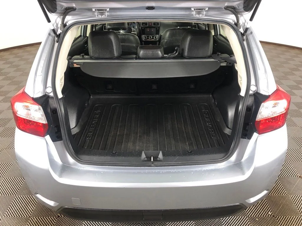 Used 2015 Silver Subaru 2.0i Sport Limited image 25
