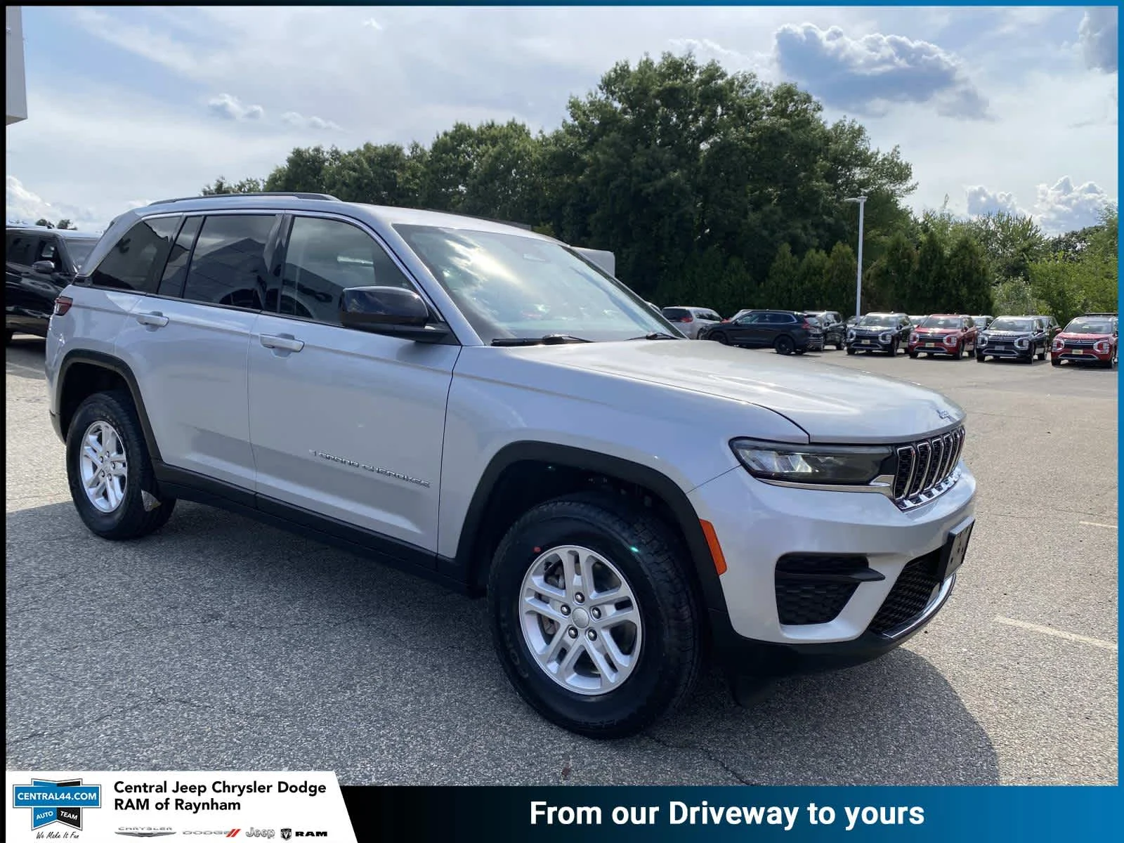 2023 Jeep Grand Cherokee Laredo
