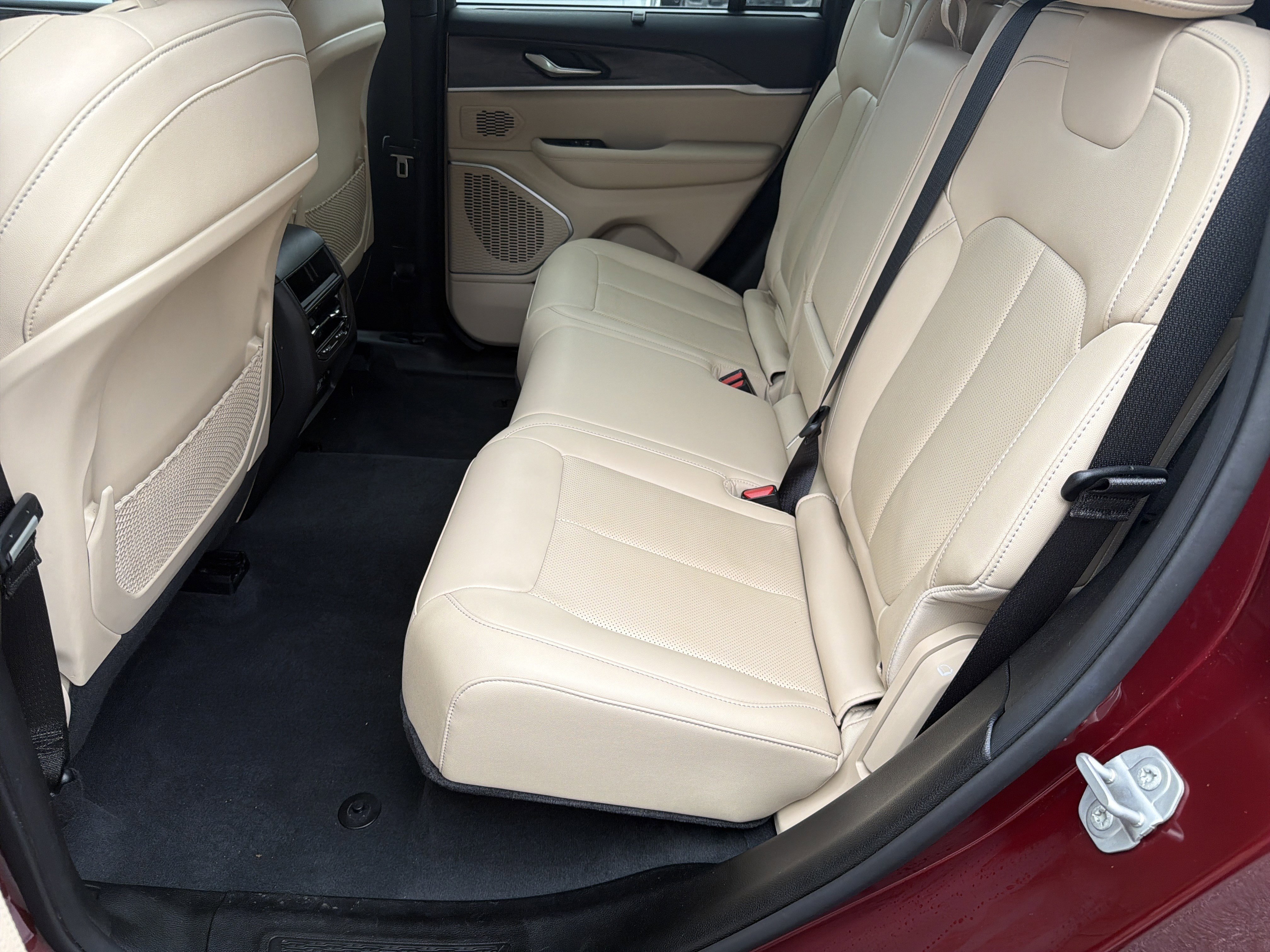 Used 2022 Velvet Red Pearlcoat Jeep 4xe image 27