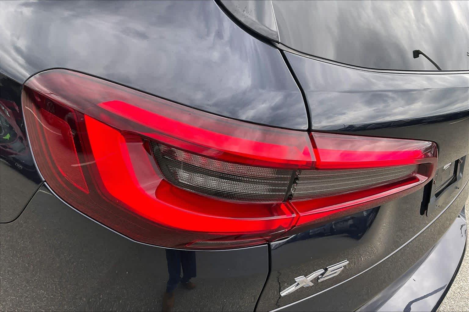 Used 2021 Carbon Black Metallic BMW xDrive40i image 27