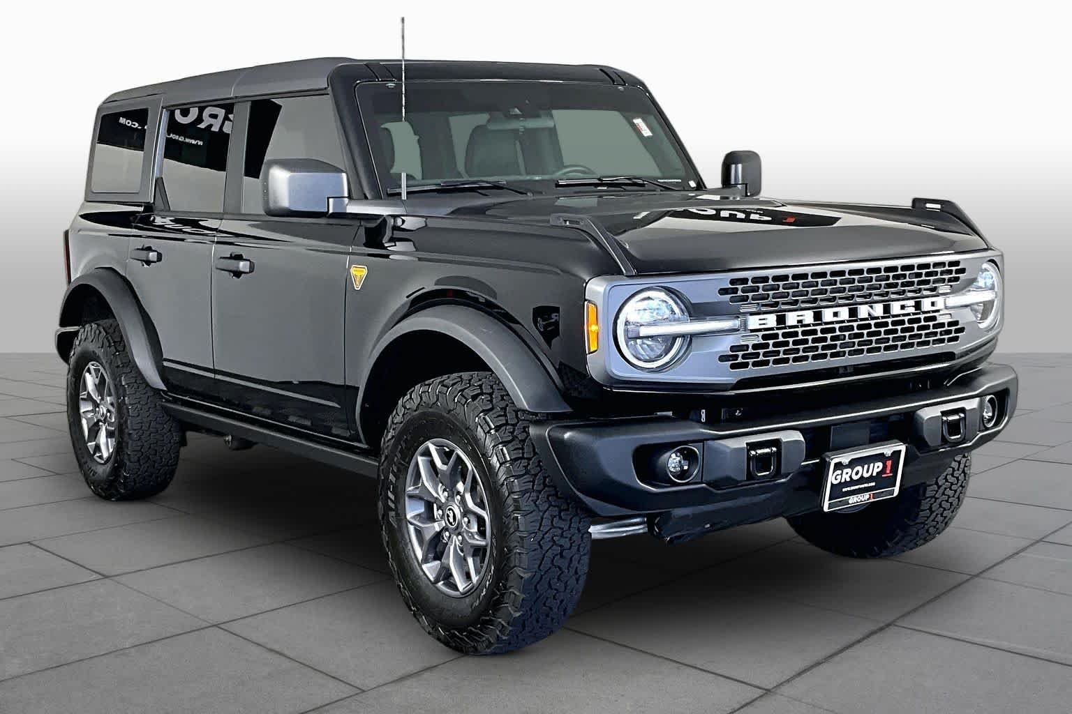Used 2025 Shadow Black Ford Badlands image 3