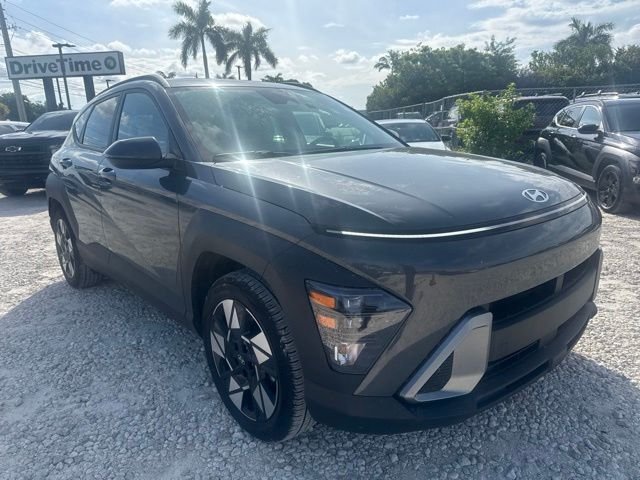 Used 2025 Gray Hyundai SEL image 3