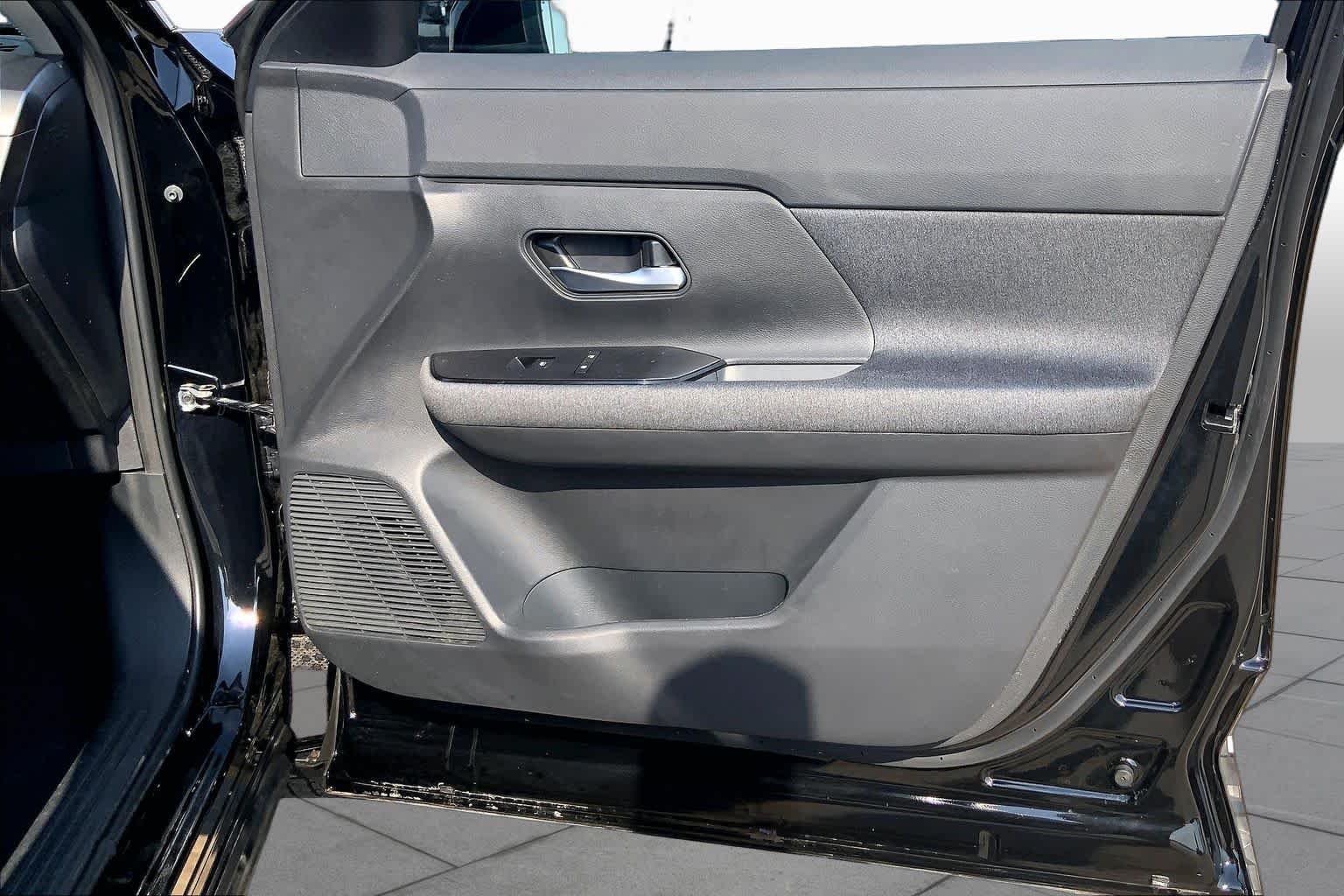 Used 2025 Super Black Nissan SV image 23