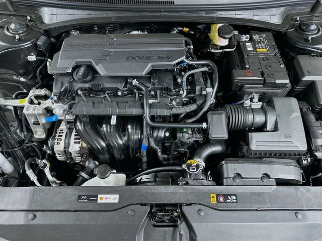 New 2026 Hyundai ELANTRA SE