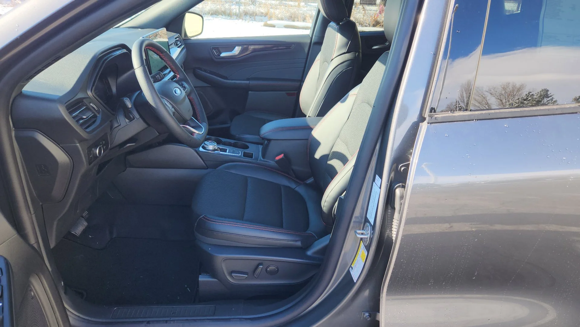 New 2026 Carbonized Gray Metallic Ford ST-Line image 24