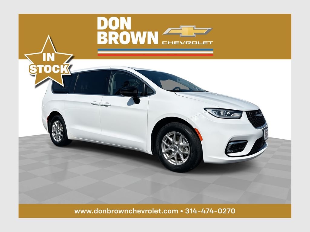 Used 2024 White Chrysler Touring L image 45