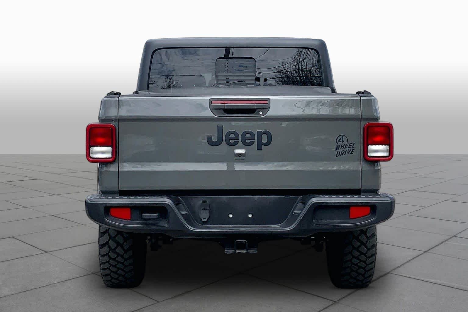 Pre-Owned 2021 Jeep Gladiator Willys
