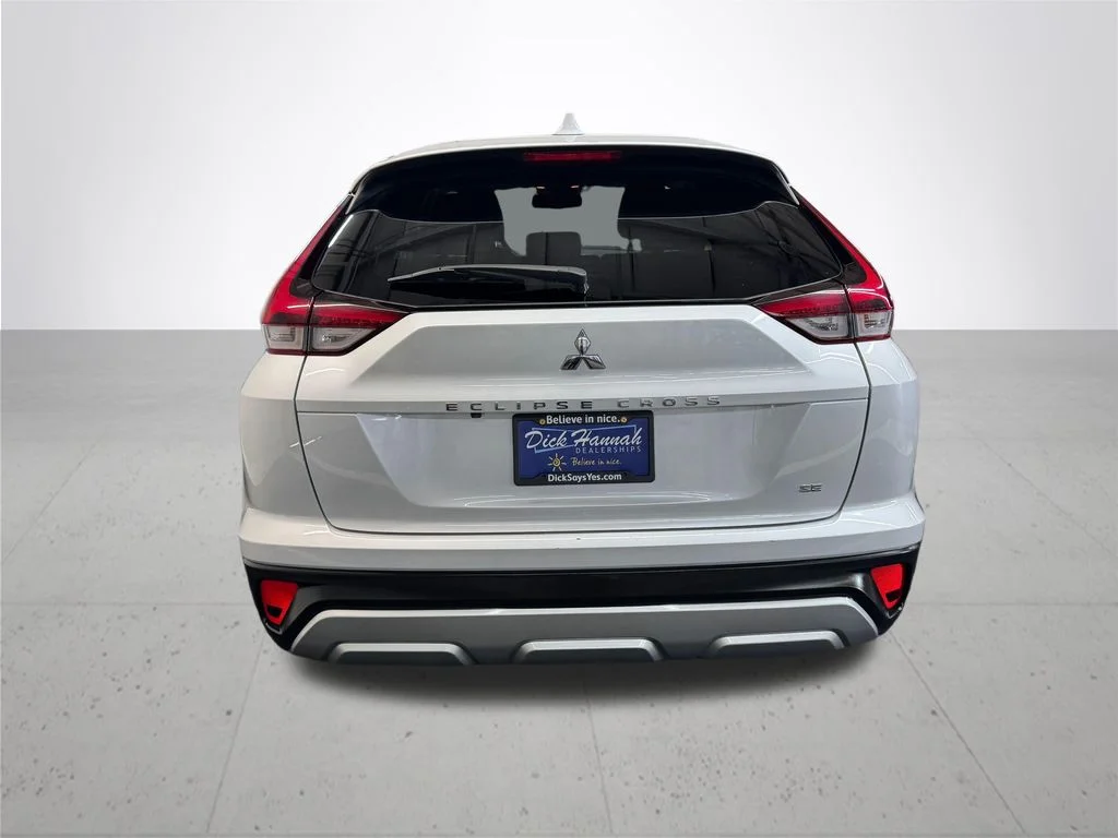 Used 2024 White Mitsubishi SE image 5