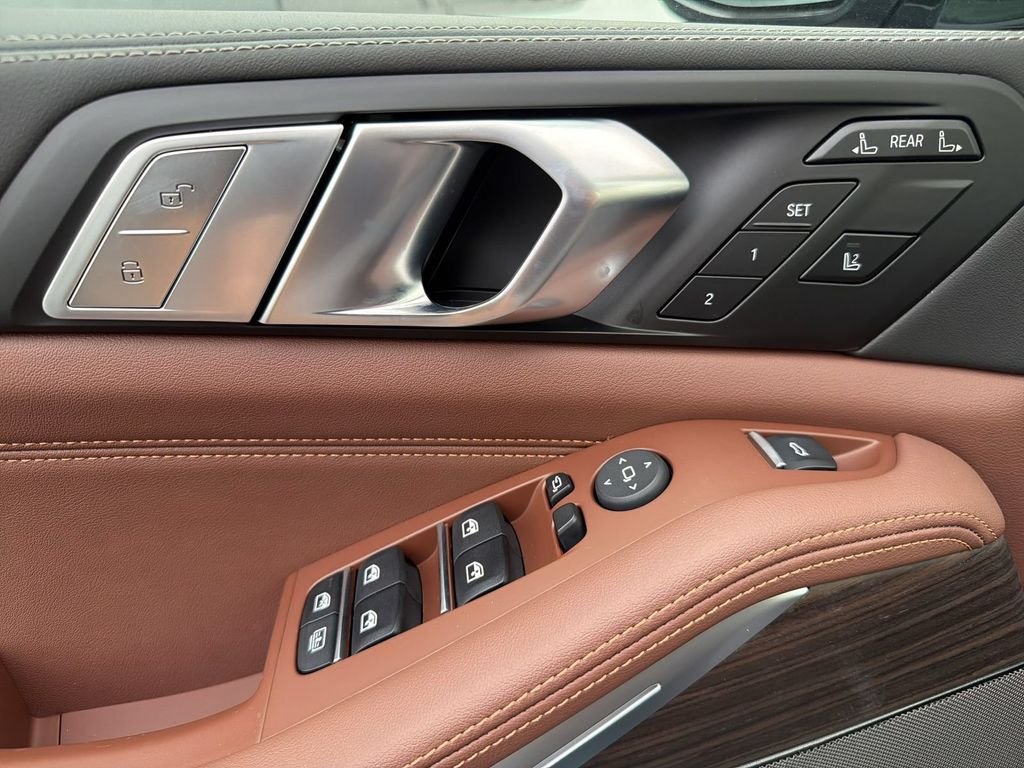 New 2027 Skyscraper Grey Metallic BMW xDrive40i image 10
