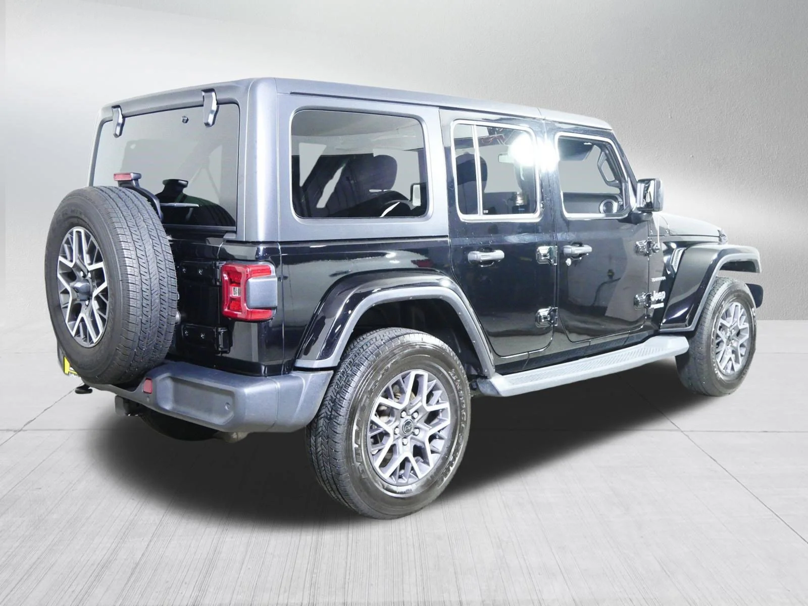 Used 2019 Black Clearcoat Jeep Sahara image 7