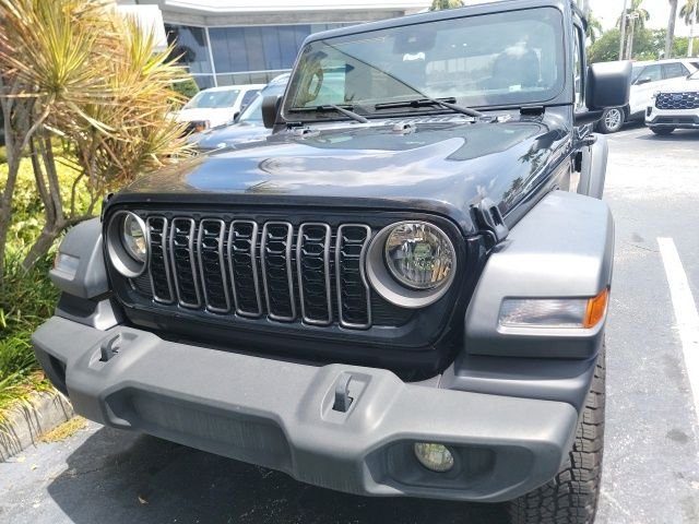 Used 2024 Black Jeep Sport S image 2