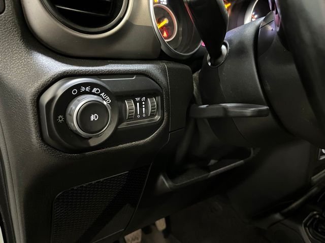 Used 2020 White Jeep Unlimited Sport S image 15