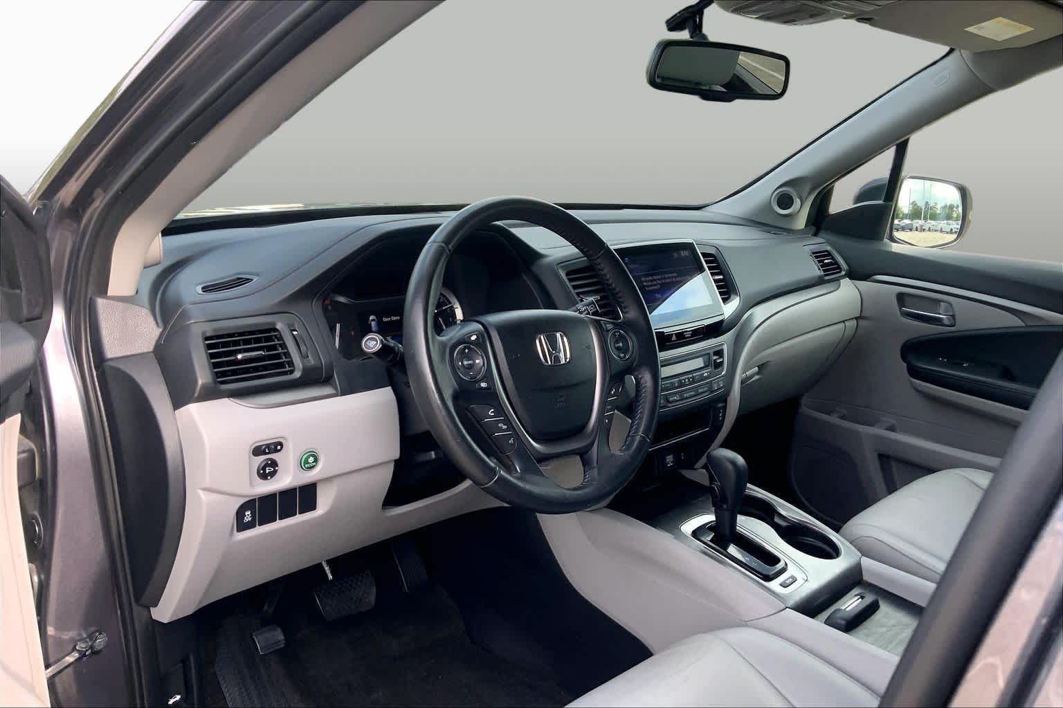 Used 2017 Modern Steel Metallic Honda EX-L image 17