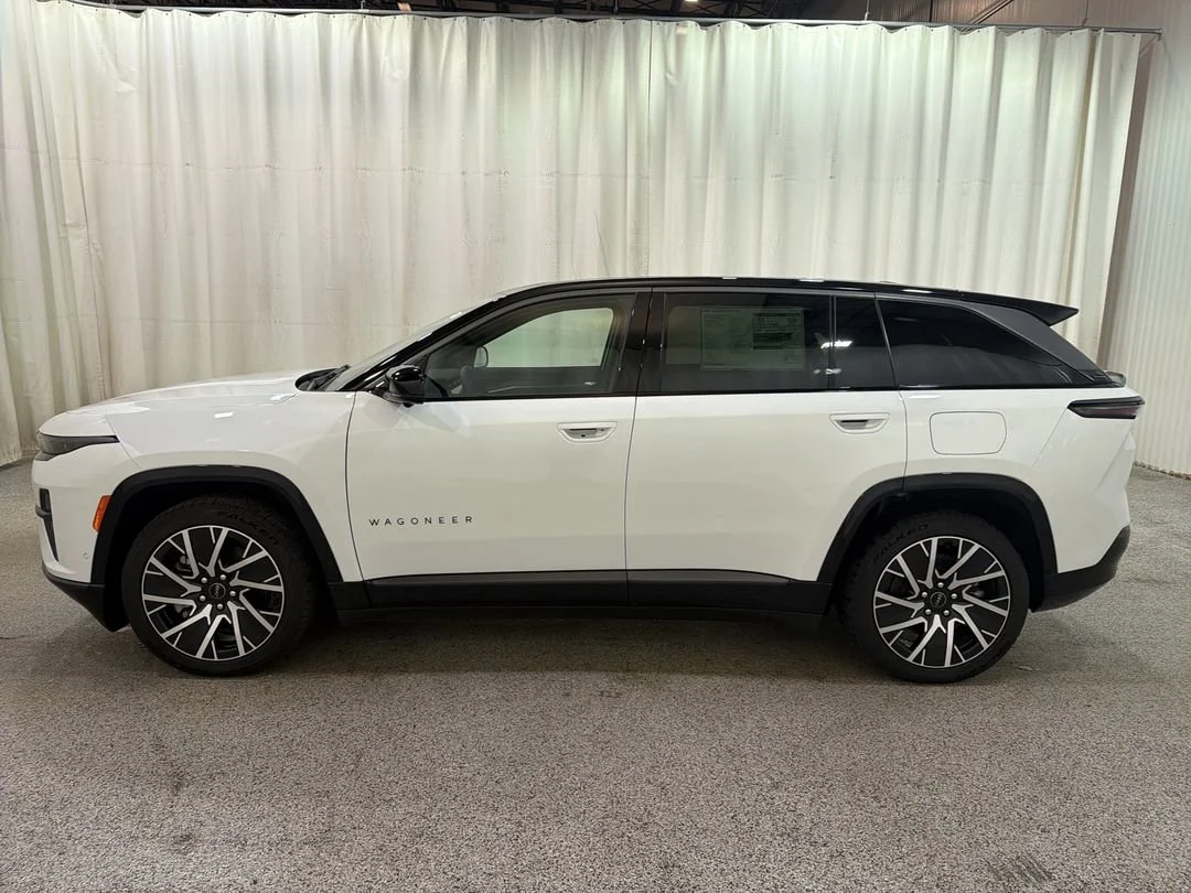 Used 2025 Bright White Clearcoat Jeep Limited image 6