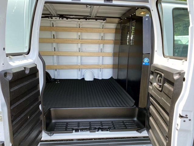 Used 2025 White GMC Work Van image 23