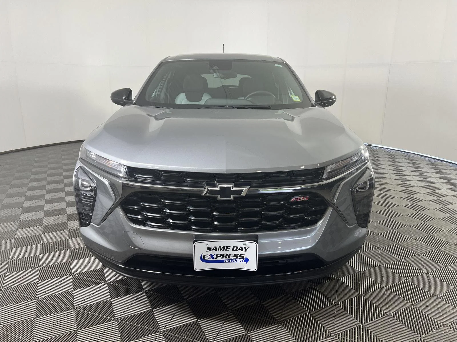 Used 2025 Sterling Gray Metallic Chevrolet 1RS image 26