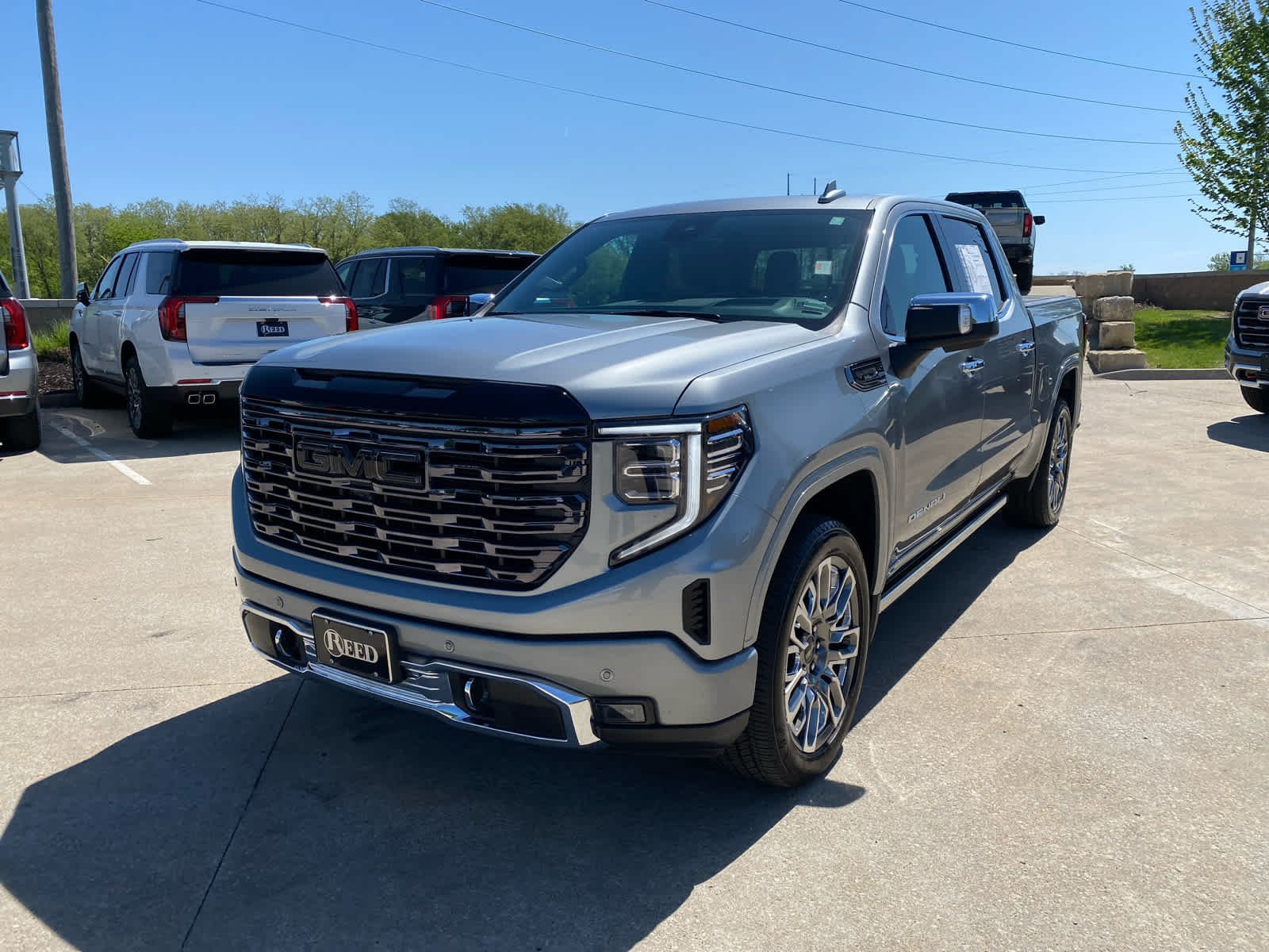 Used 2025 GMC Sierra 1500 Denali Ultimate with VIN 1GTUUHEL1SZ325326 for sale in Kansas City
