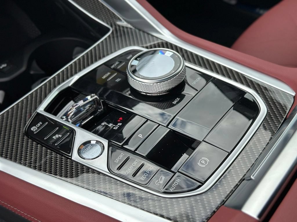 New 2027 Dravit Grey Metallic BMW M60i image 35