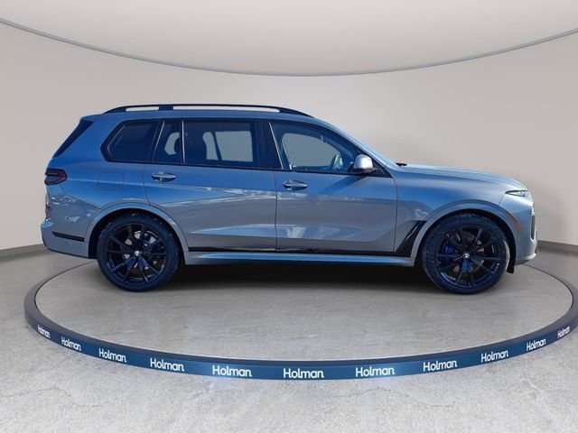 Used 2026 Skyscraper Grey Metallic BMW xDrive40i image 4