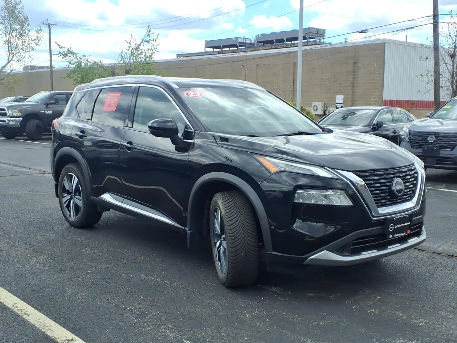 Certified Used 2023 Super Black Nissan SL image 3