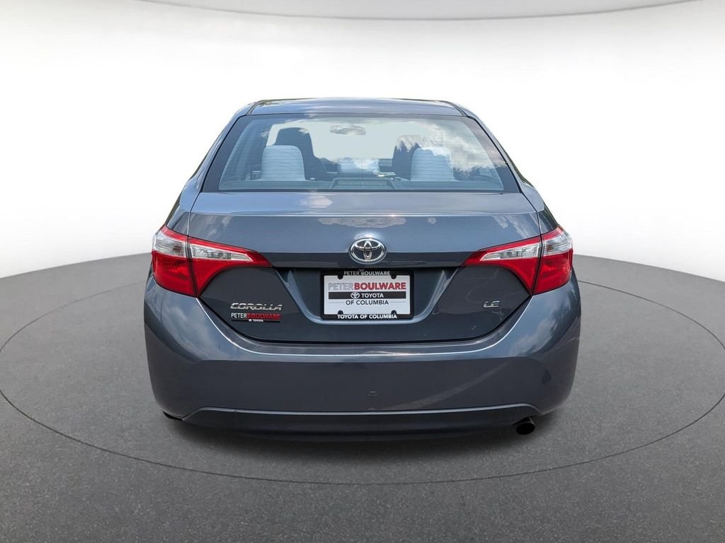 Used 2015 Gray Toyota LE image 4