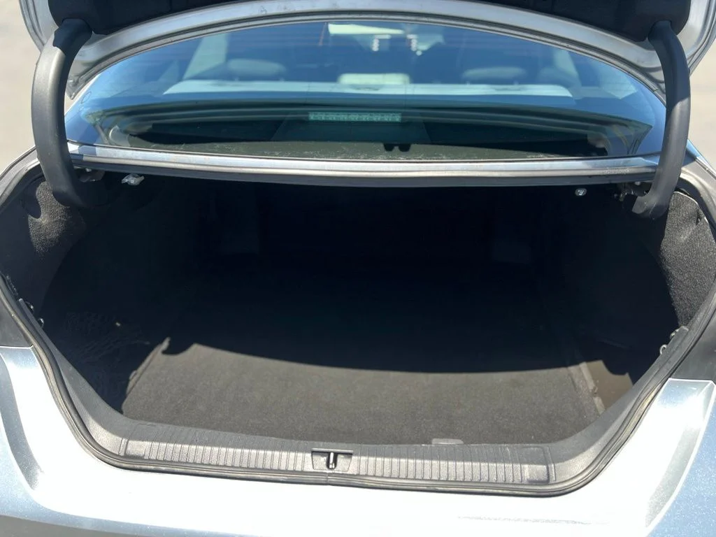 Used 2020 Silver Toyota XLE Plus image 11