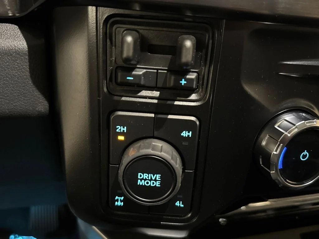New 2026 Gray Ford Lariat image 34