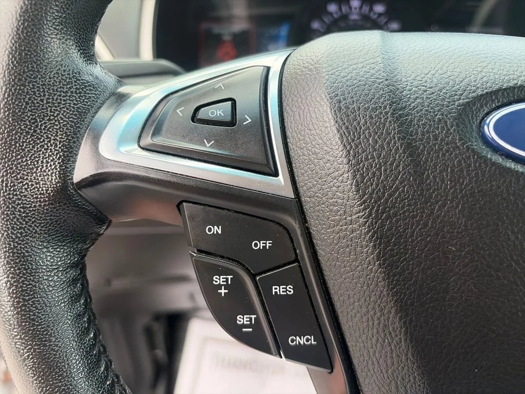 Used 2020 White Ford SEL image 33