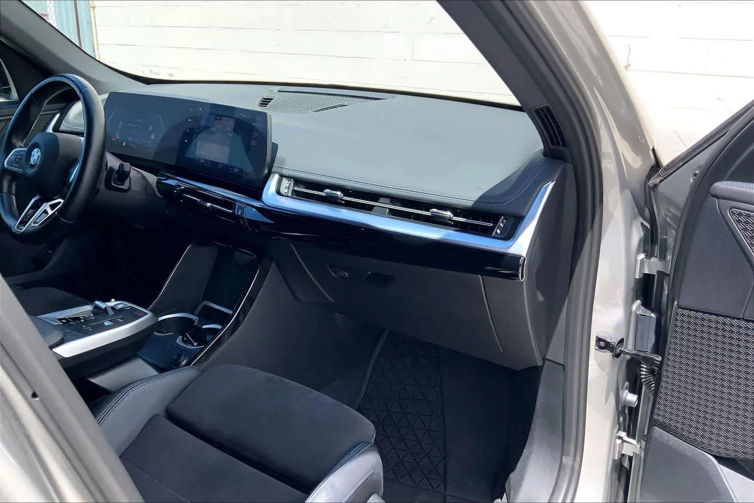 Used 2023 Sil/silver BMW xDrive28i image 23