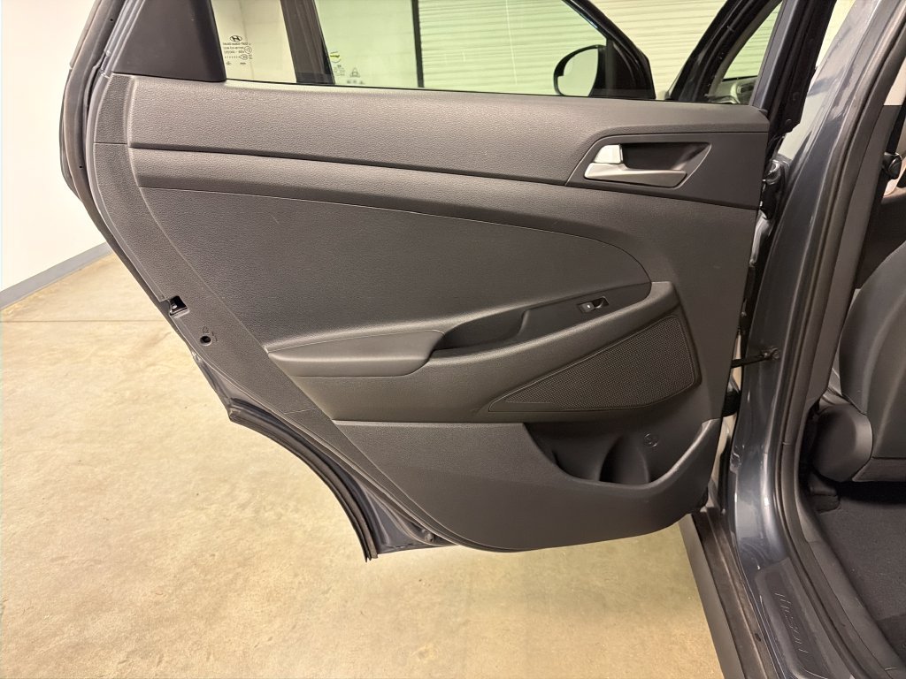 Used 2019 Blue Hyundai SE image 27