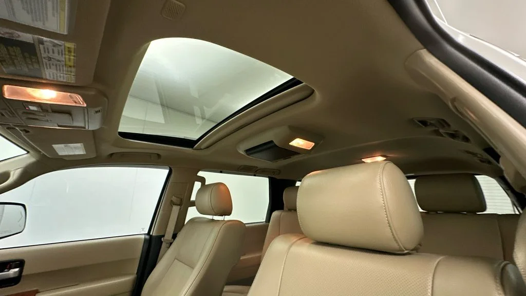 Used 2020 White Toyota Platinum image 21
