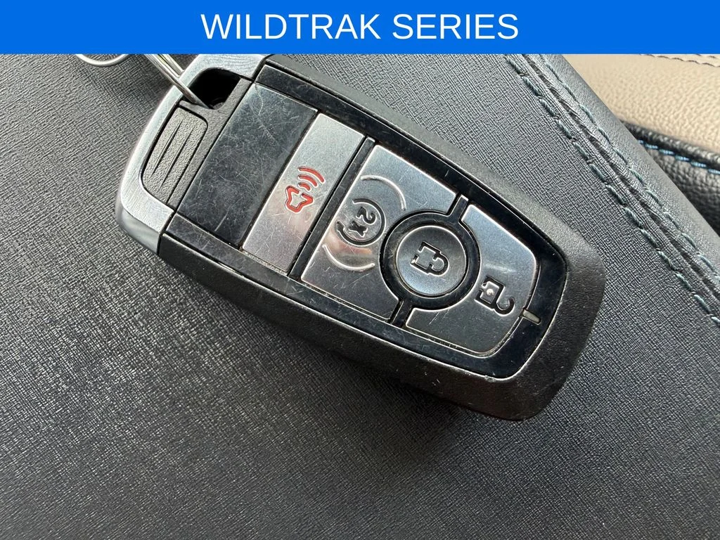 Used 2024 Gray Ford Wildtrak image 27