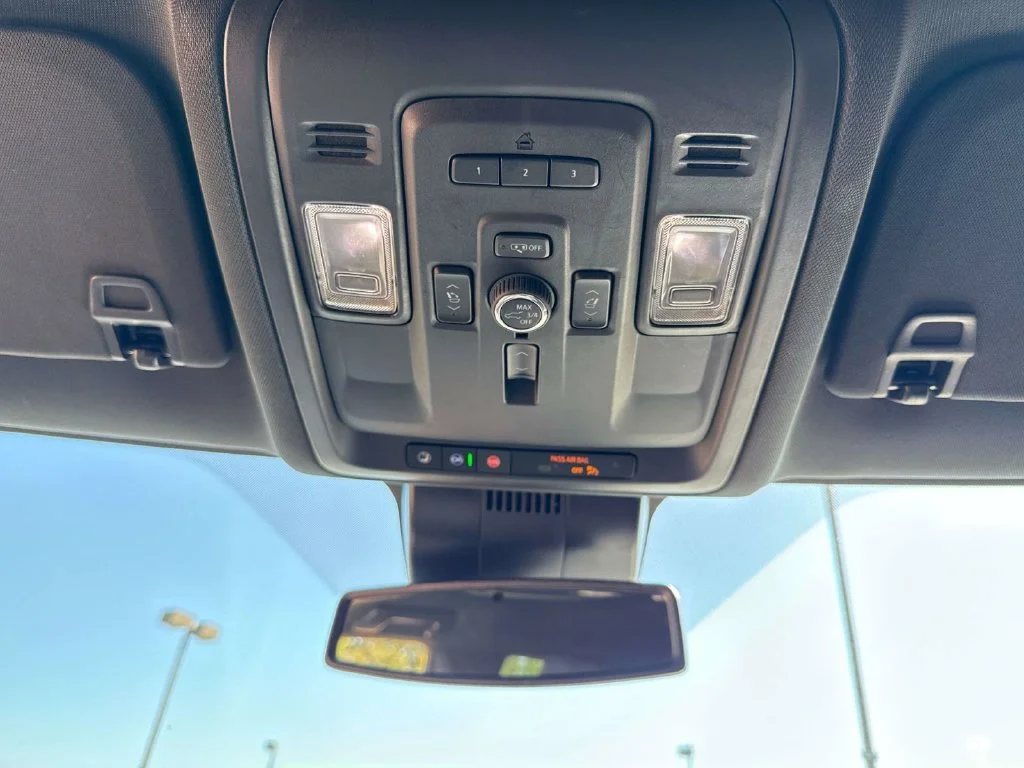 Used 2024 White Chevrolet Premier image 40