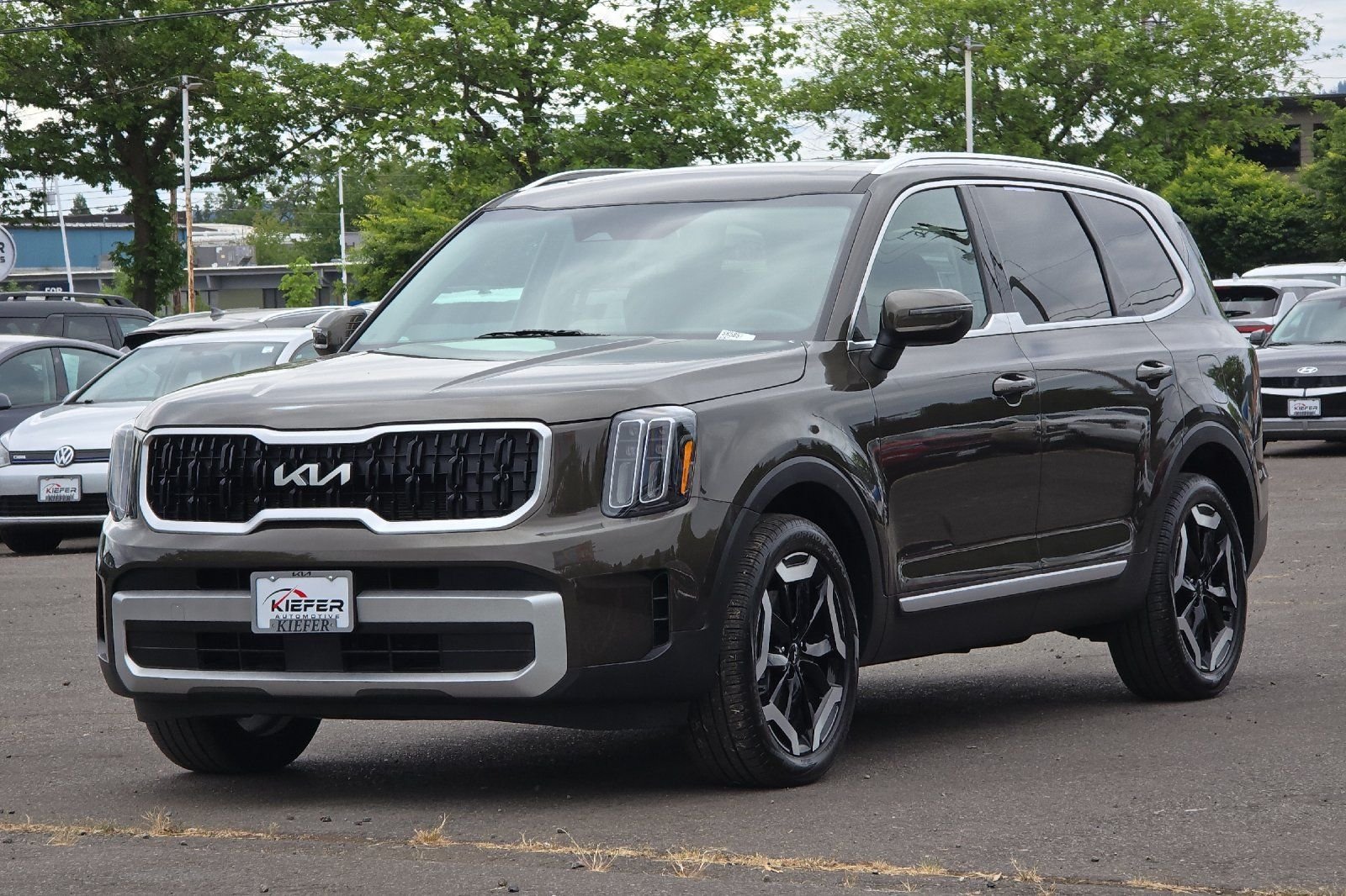 Used 2024 Green Kia EX image 8
