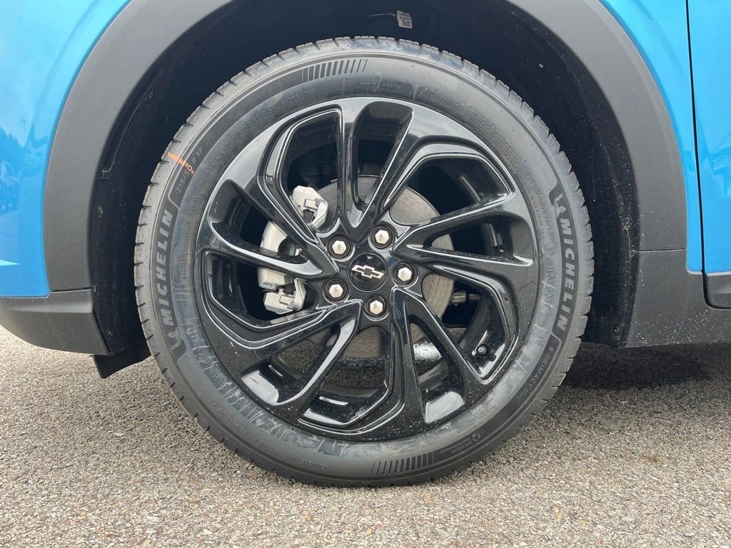 2027 Chevrolet Bolt RS - Photo 12