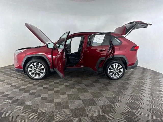 Used 2023 Red Toyota Limited image 12